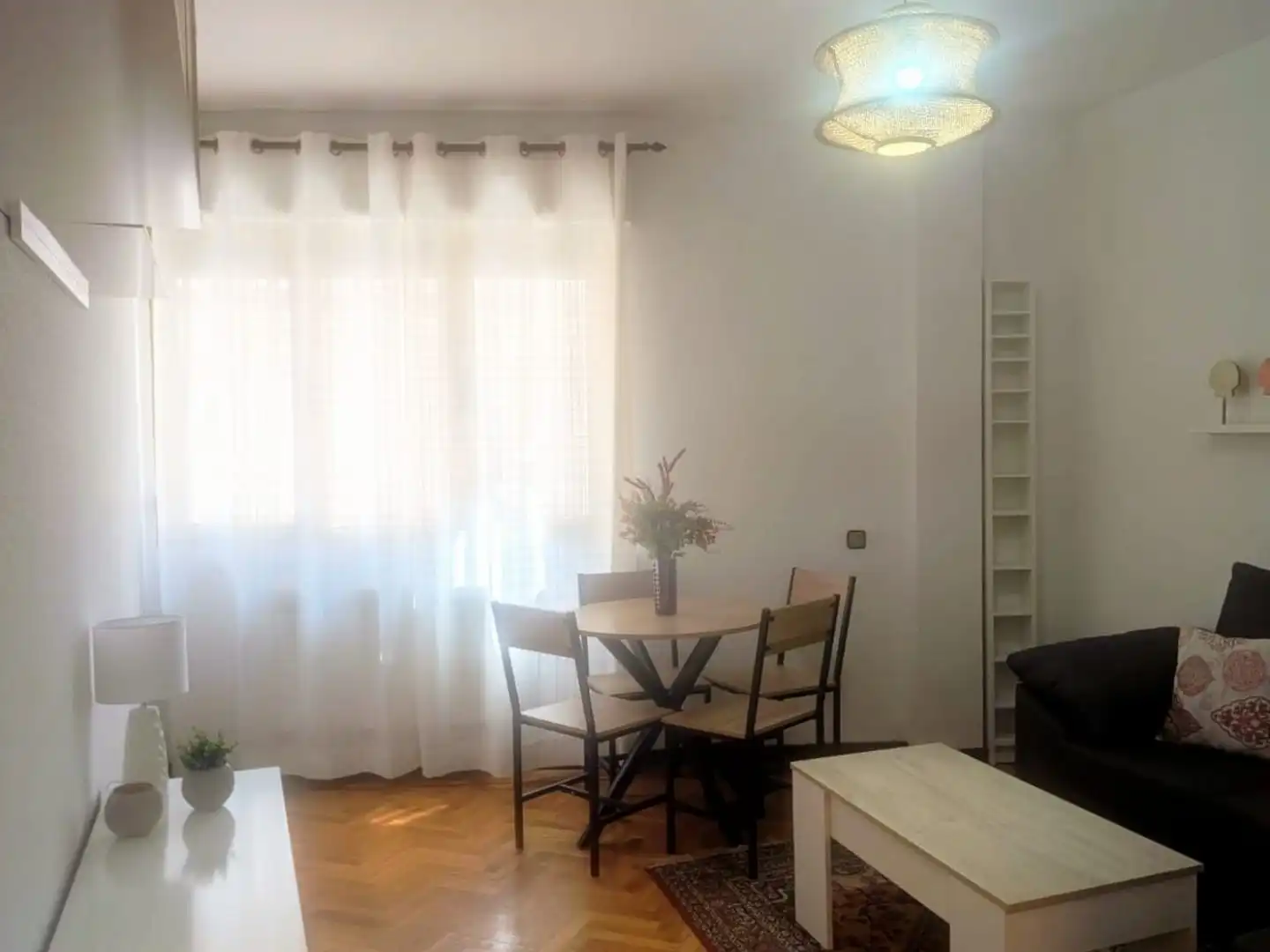 Planta baja de alquiler en Calle de La Solana de Opañel, 24, Opañel Comedor de Planta baja de alquiler en Madrid con Calefacción, Parquet y Amueblado