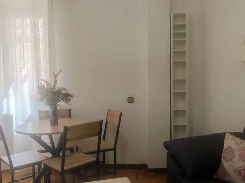 Planta baja de alquiler en Calle de La Solana de Opañel, 24, Opañel Comedor de Planta baja de alquiler en Madrid con Calefacción, Parquet y Amueblado