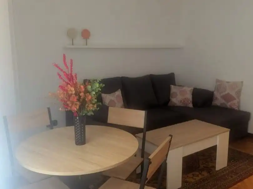 Planta baja de alquiler en Calle de La Solana de Opañel, 24, Opañel Sala de estar de Planta baja de alquiler en Madrid con Calefacción, Parquet y Amueblado