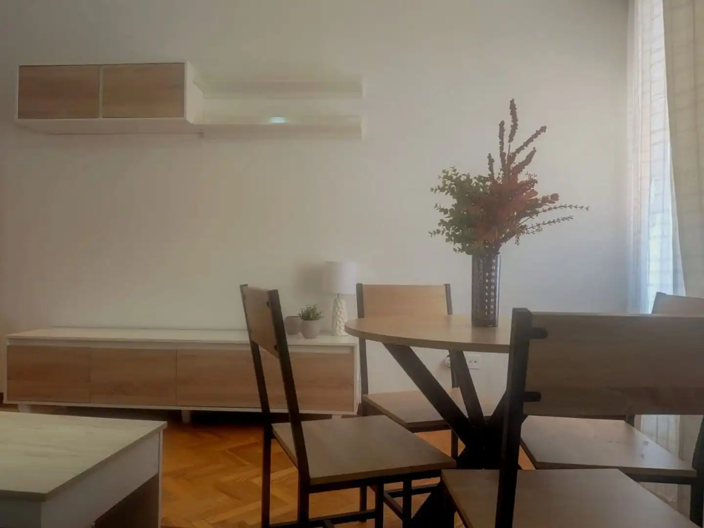 Planta baja de alquiler en Calle de La Solana de Opañel, 24, Opañel Comedor de Planta baja de alquiler en Madrid con Calefacción, Parquet y Amueblado