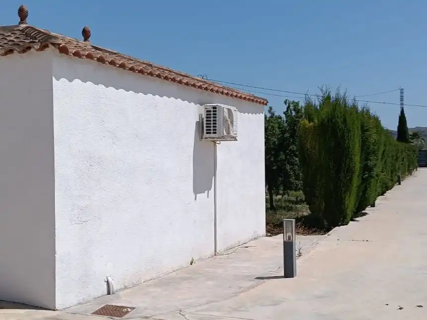 Casa o chalet en venta en Partida Sol del Camp, 105, Agost Vista exterior de Casa o chalet en venta en Agost con Aire acondicionado y Piscina