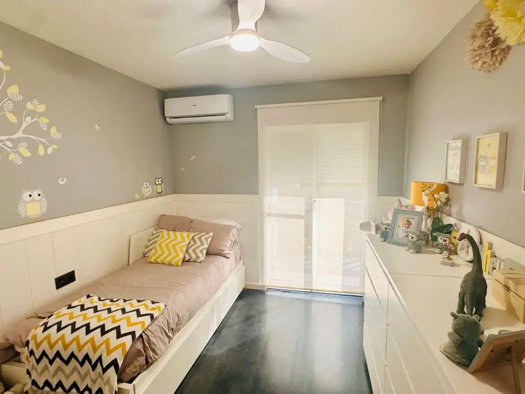 Casa adosada en venta en Carrer Mestre Serrano, 48, Benimuslem Habitación de Casa adosada en venta en Benimuslem con Aire acondicionado, Parquet y Terraza