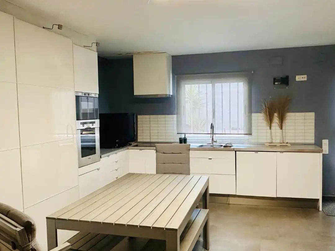 Casa adosada en venta en Carrer Mestre Serrano, 48, Benimuslem Cocina de Casa adosada en venta en Benimuslem con Aire acondicionado, Parquet y Terraza