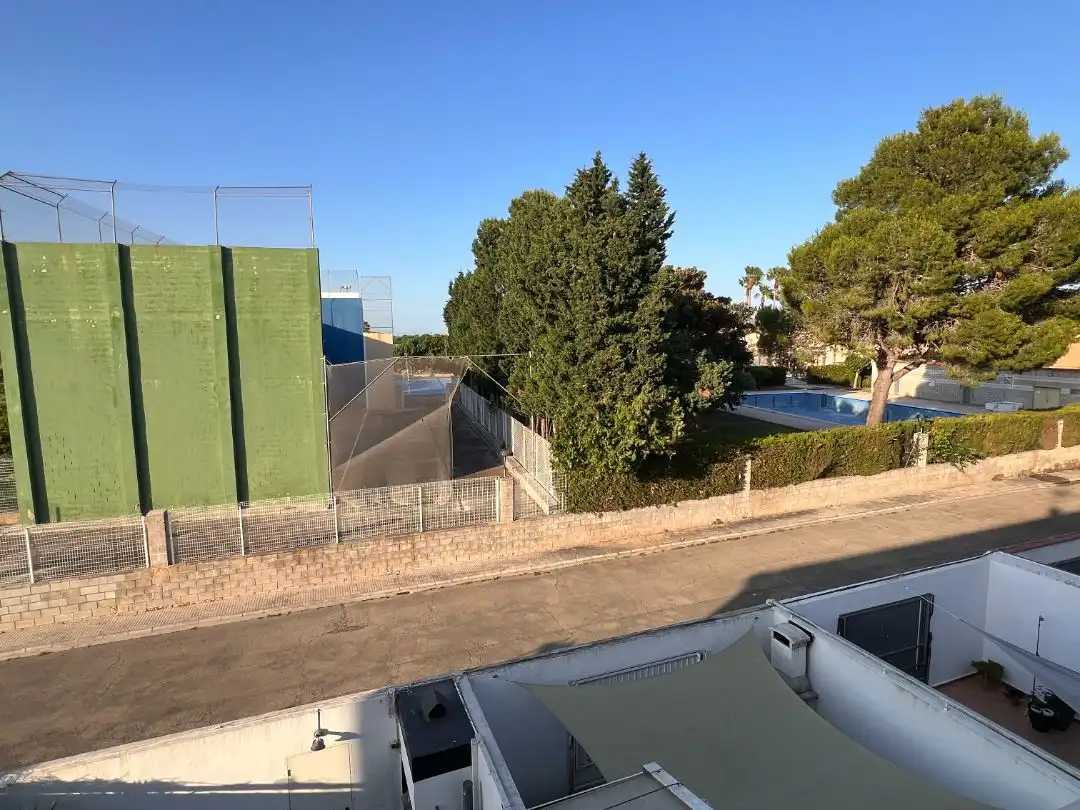 Casa adosada en venta en Carrer Mestre Serrano, 48, Benimuslem Piscina de Casa adosada en venta en Benimuslem con Aire acondicionado, Parquet y Terraza