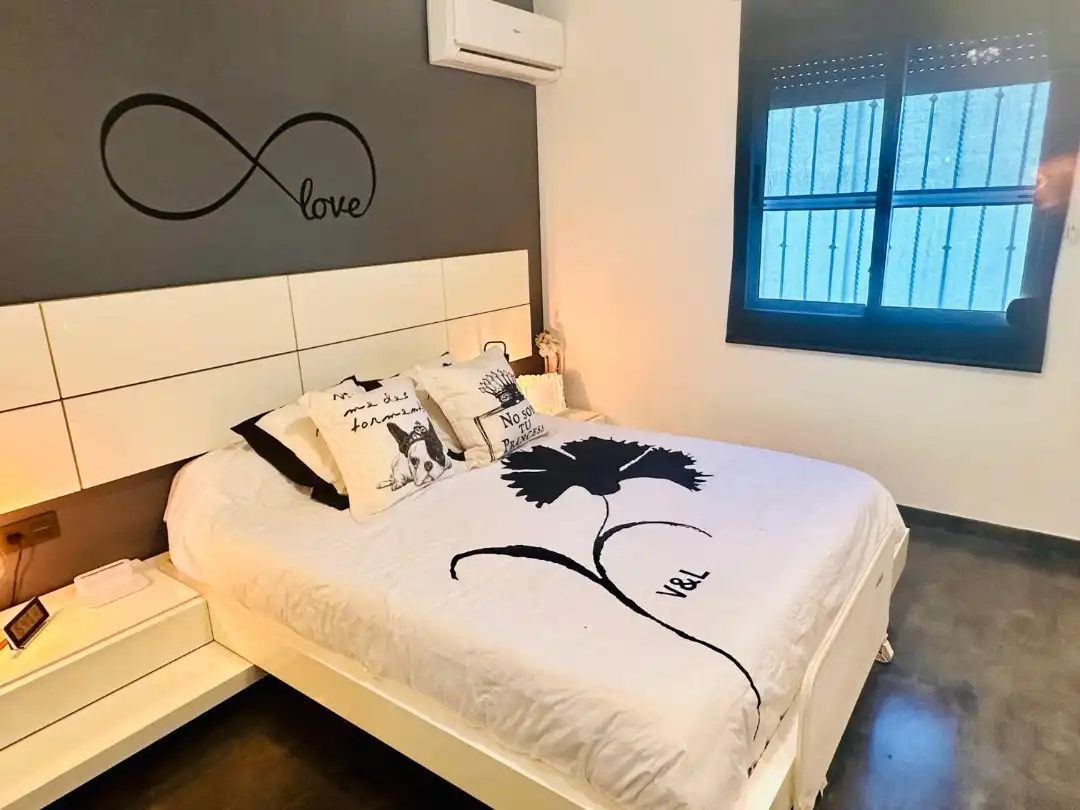 Casa adosada en venta en Carrer Mestre Serrano, 48, Benimuslem Habitación de Casa adosada en venta en Benimuslem con Aire acondicionado, Parquet y Terraza