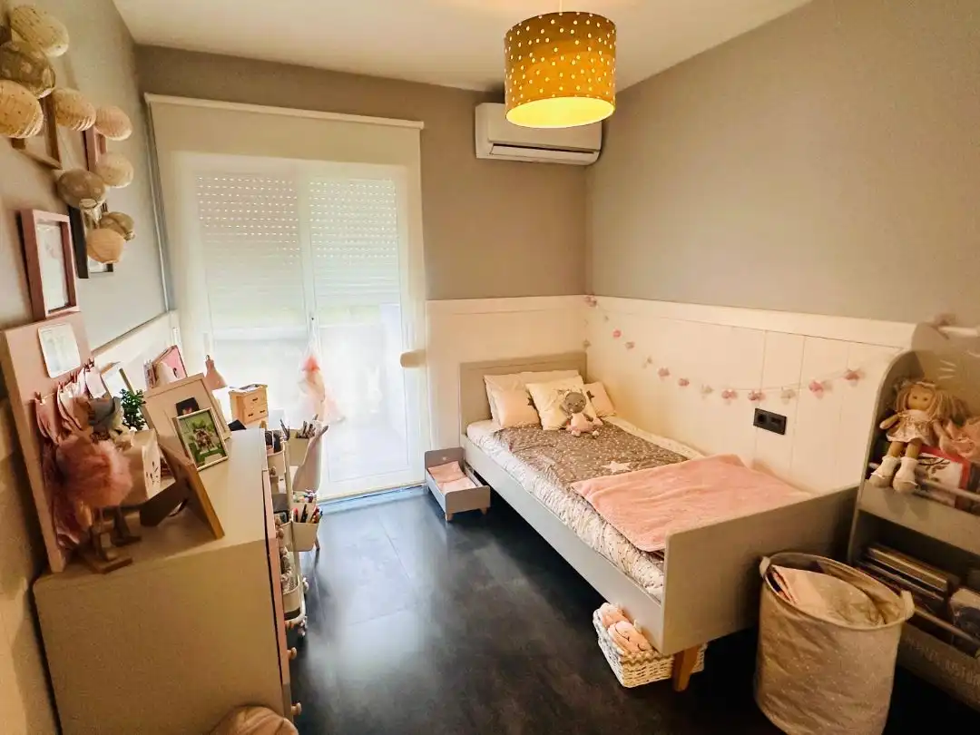 Casa adosada en venta en Carrer Mestre Serrano, 48, Benimuslem Habitación de Casa adosada en venta en Benimuslem con Aire acondicionado, Parquet y Terraza
