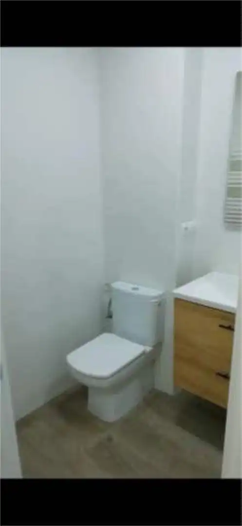 Piso de alquiler en Residencia Baño de Piso de alquiler en Logroño con Calefacción y Amueblado