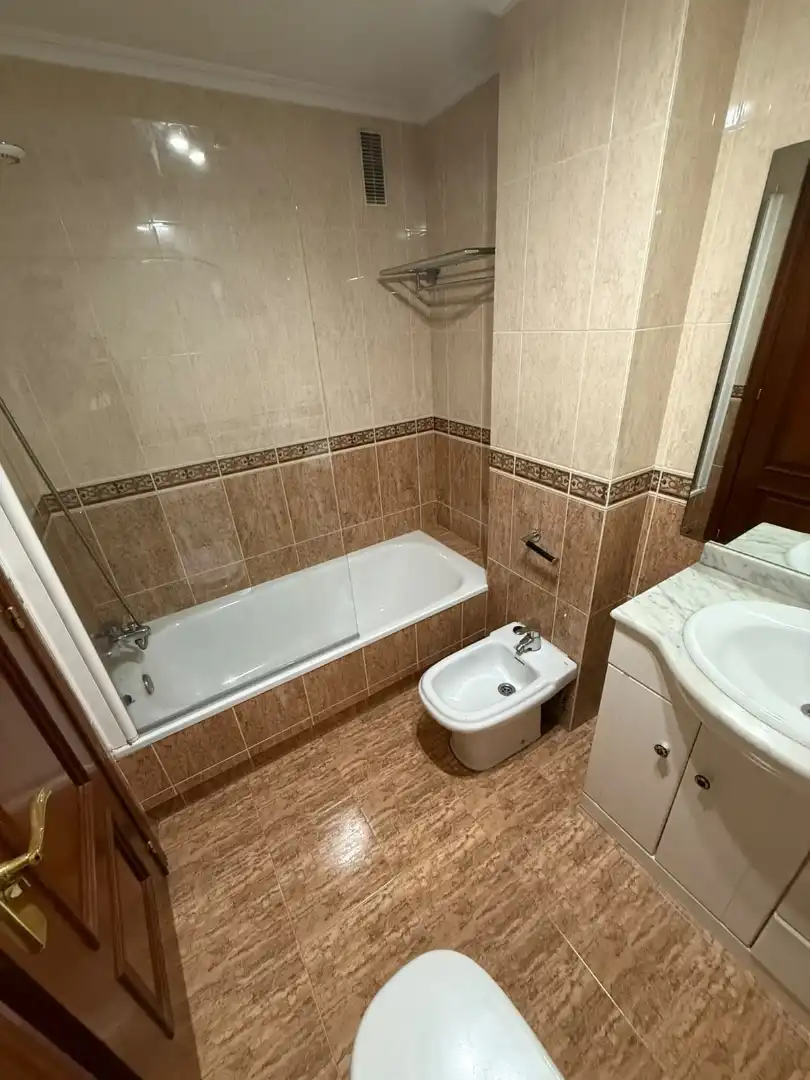 Flat for sale in Avenida de Ramón Nieto, 125, Lavadores Bathroom of Flat for sale in Vigo with Terrace and Balcony