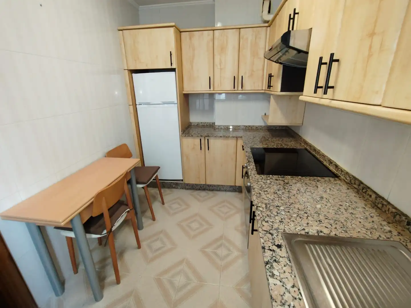 Flat for rent in Rúa Panasqueira, 5, O Milladoiro Kitchen of Flat for rent in Ames with Heating, Parquet flooring and Furnished