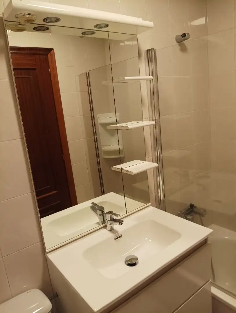 Flat for rent in Rúa Panasqueira, 5, O Milladoiro Bathroom of Flat for rent in Ames with Heating, Parquet flooring and Furnished
