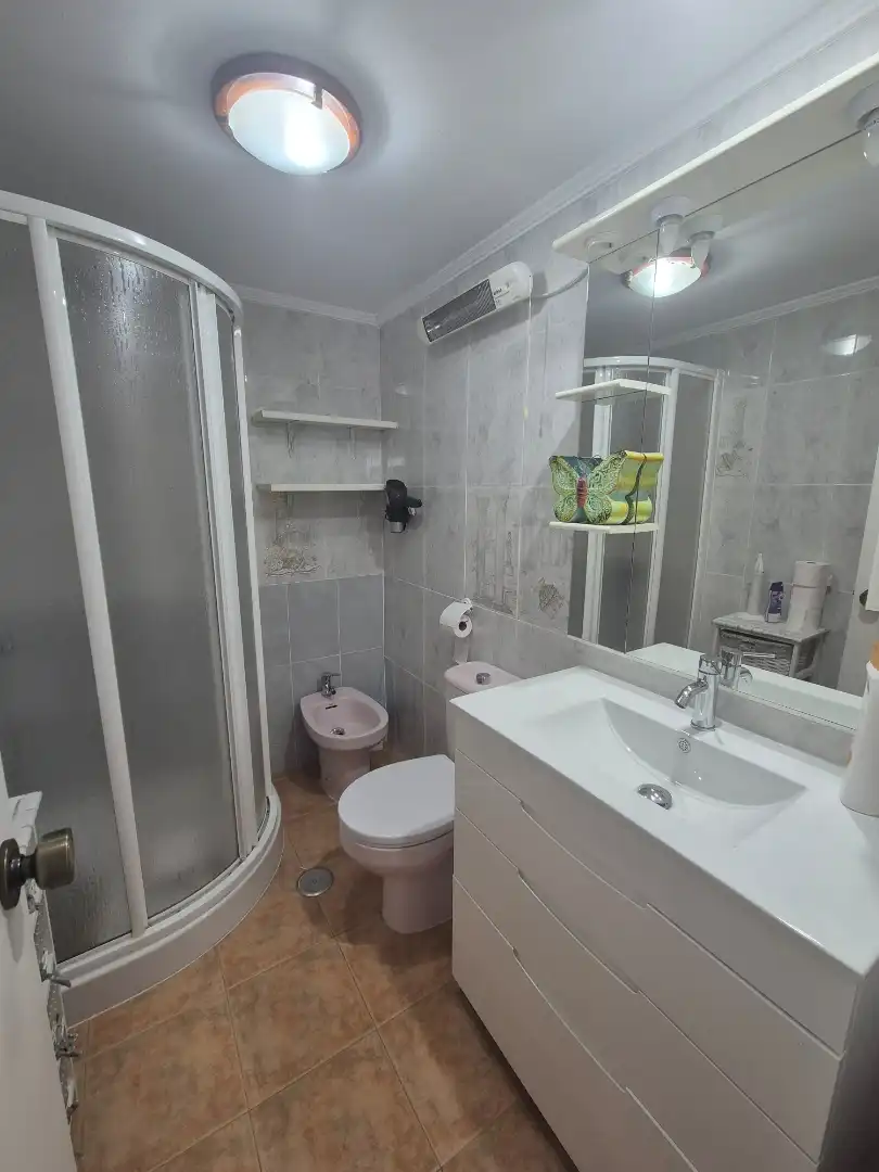 Flat for sale in Urbanizacion Mariana Pineda, 3, Algeciras Bathroom of Flat for sale in Algeciras with Air Conditioner and Balcony