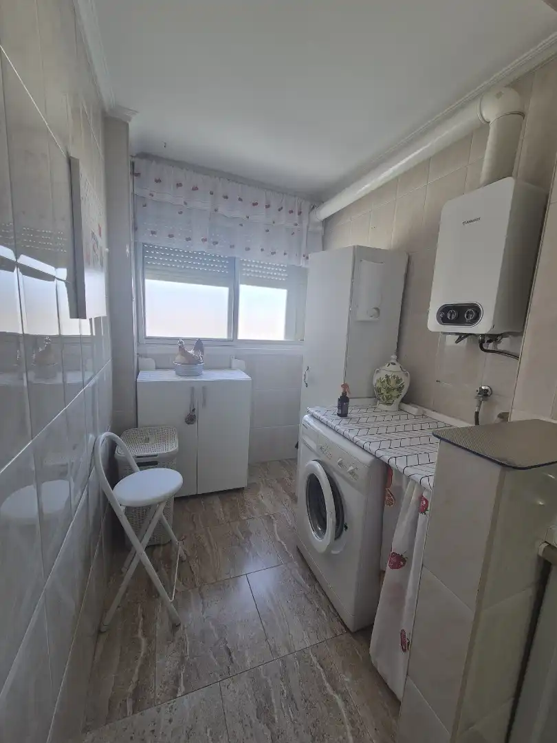 Flat for sale in Urbanizacion Mariana Pineda, 3, Algeciras Bathroom of Flat for sale in Algeciras with Air Conditioner and Balcony