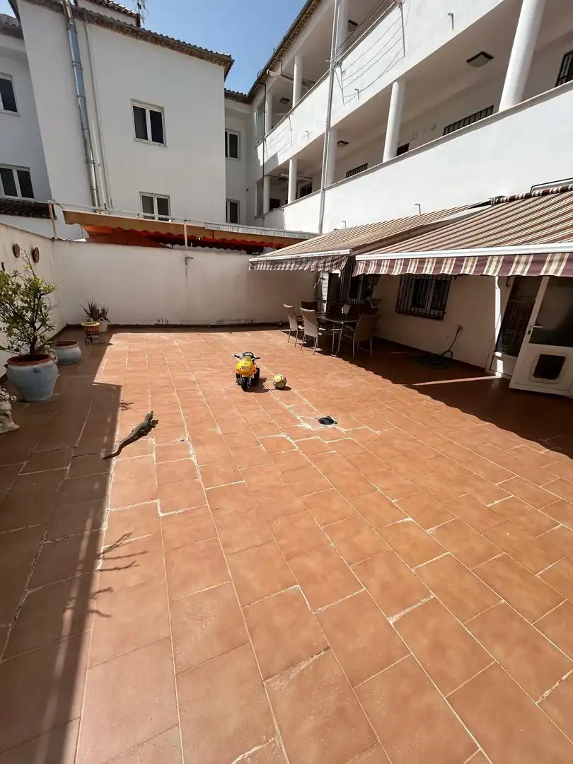 Piso de alquiler en Calle Maestro Jerónimo Morales, 34, Baeza Terraza de Piso de alquiler en Baeza con Aire acondicionado, Calefacción y Jardín privado