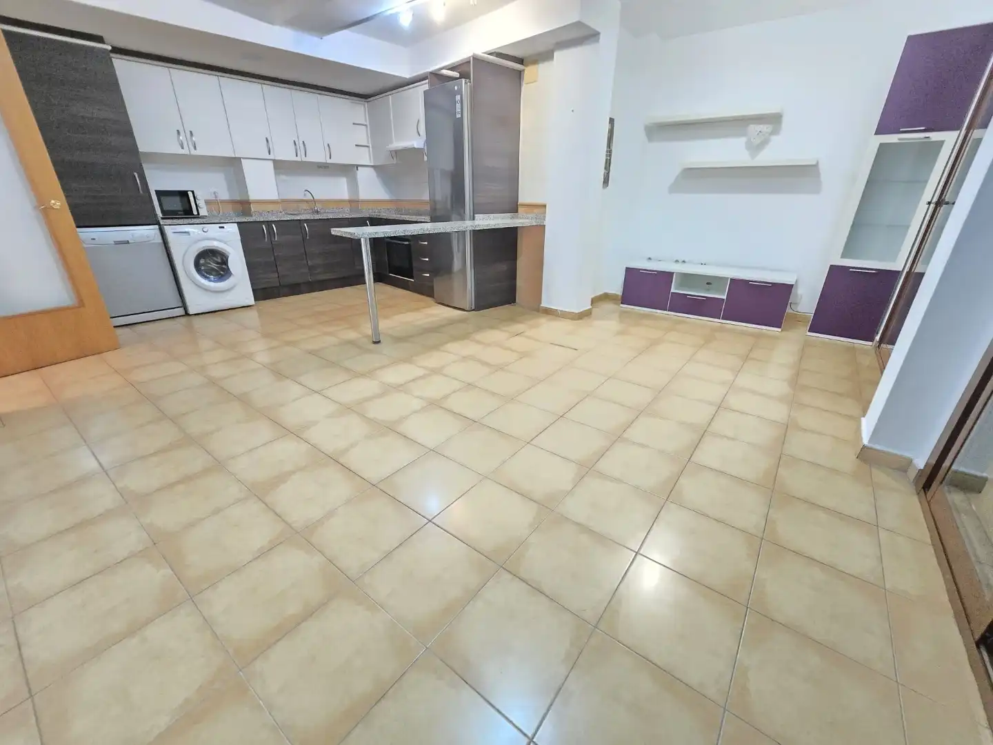 Pis de lloguer a Avinguda de Sagi Barba, 33, Casco urbano Cuina de Pis de lloguer en Polop amb Moblat, Forn i Rentadora