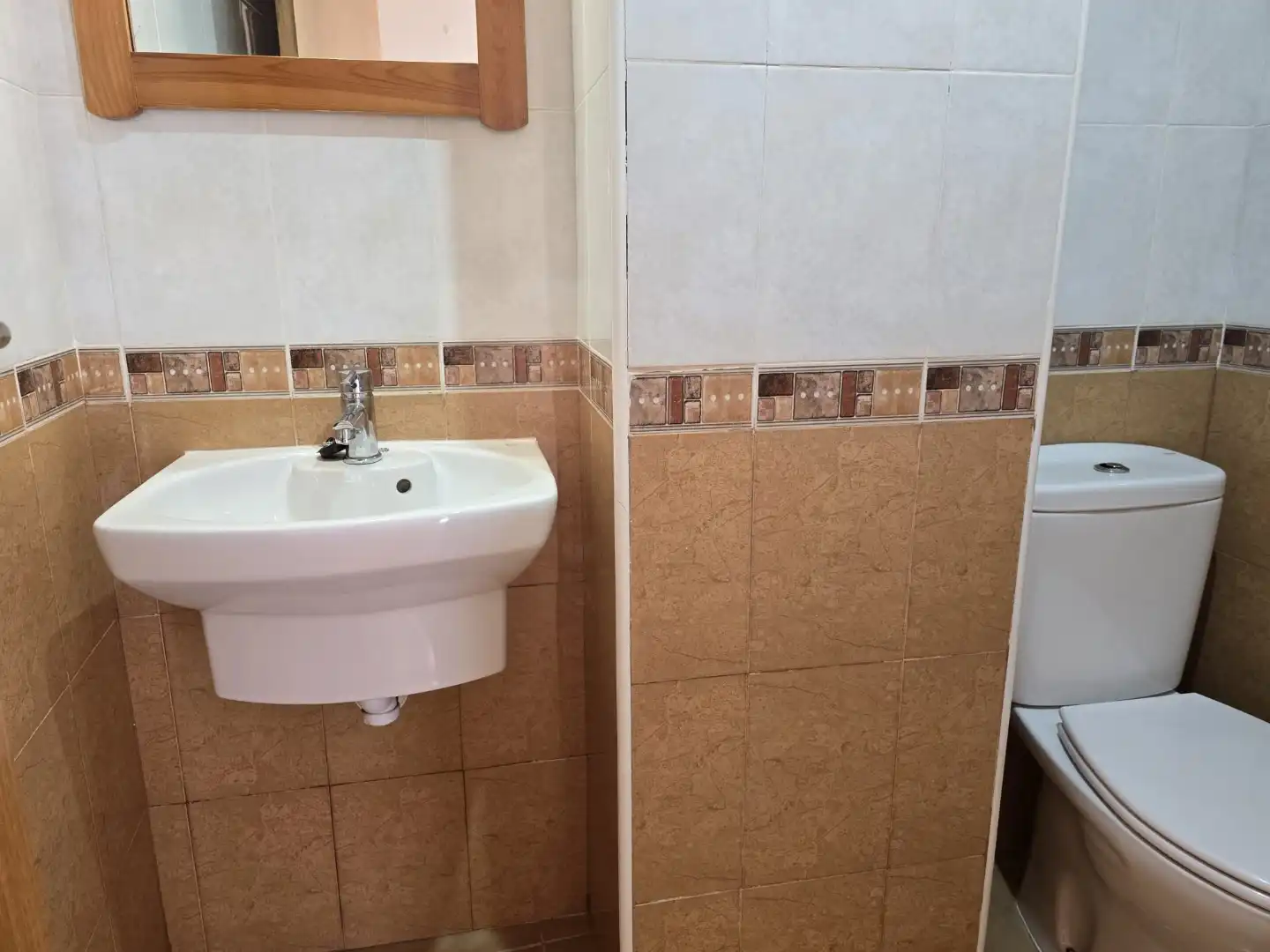 Pis de lloguer a Avinguda de Sagi Barba, 33, Casco urbano Bany de Pis de lloguer en Polop amb Moblat, Forn i Rentadora