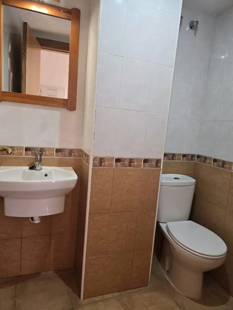 Pis de lloguer a Avinguda de Sagi Barba, 33, Casco urbano Bany de Pis de lloguer en Polop amb Moblat, Forn i Rentadora