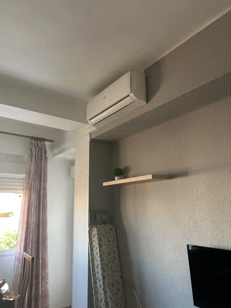 Room in Calle Jesús Rincón Jiménez, 46, Maria Auxiliadora - Barriada de Llera Bedroom of Flat for share in Badajoz with Air Conditioner, Terrace and Furnished