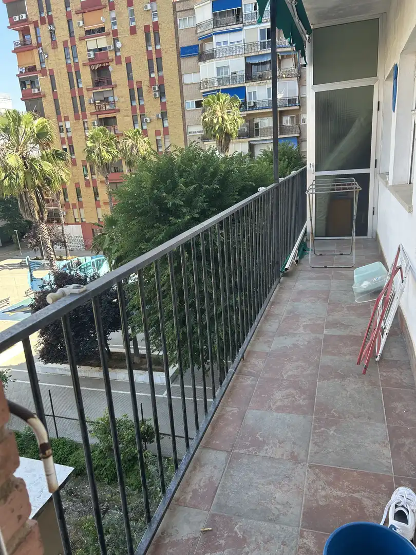 Room in Calle Jesús Rincón Jiménez, 46, Maria Auxiliadora - Barriada de Llera Balcony of Flat for share in Badajoz with Air Conditioner, Terrace and Furnished