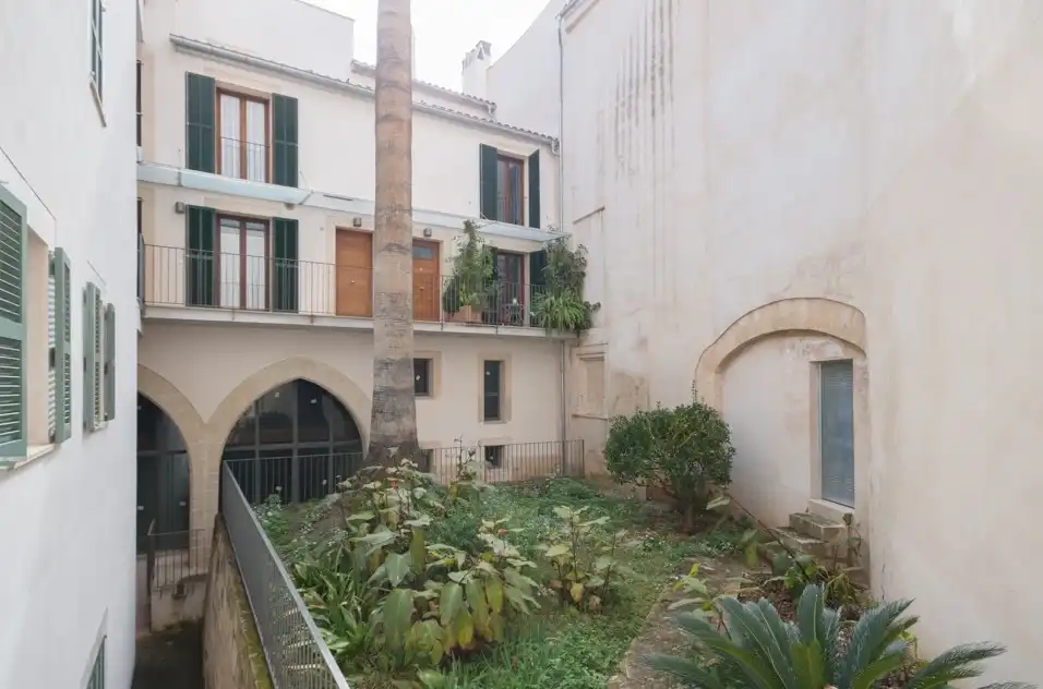Flat for rent in Carrer de Can Sanç, 8, Palma de Mallorca Exterior view of Flat for rent in Palma de Mallorca with Air Conditioner