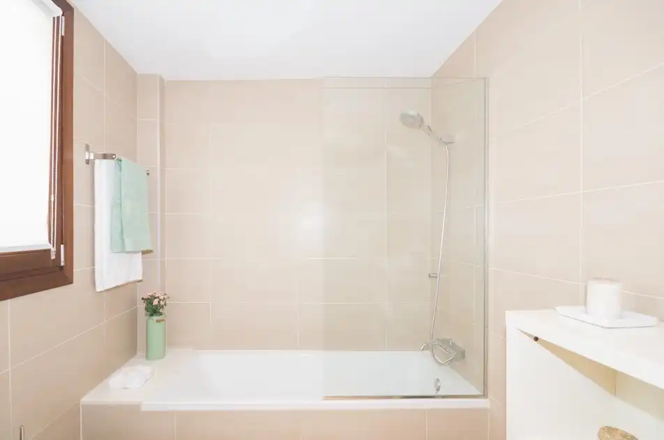 Flat for rent in Carrer de Can Sanç, 8, Palma de Mallorca Bathroom of Flat for rent in Palma de Mallorca with Air Conditioner