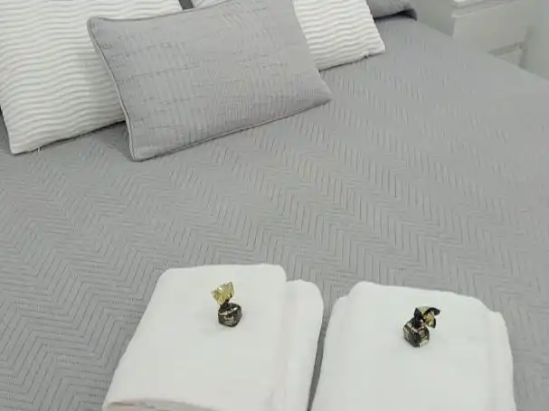 Dormitori de Apartament de lloguer en Gijón  amb Calefacció, Parquet i Moblat