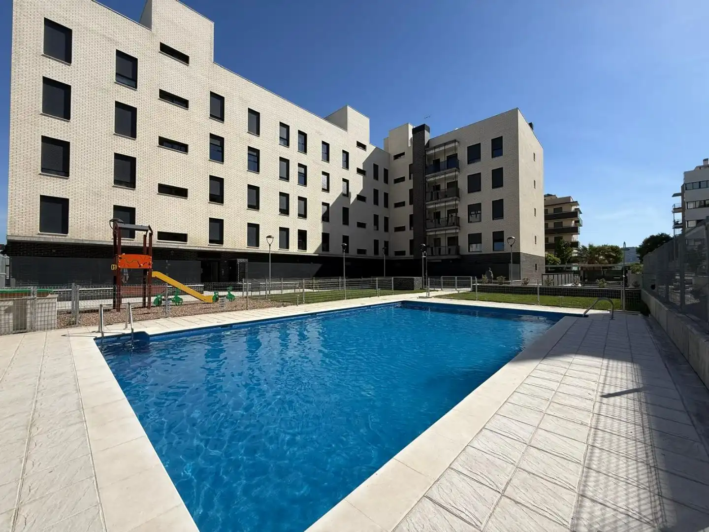 Piscina de Piso de alquiler en Cáceres con Aire acondicionado, Calefacción y Terraza
