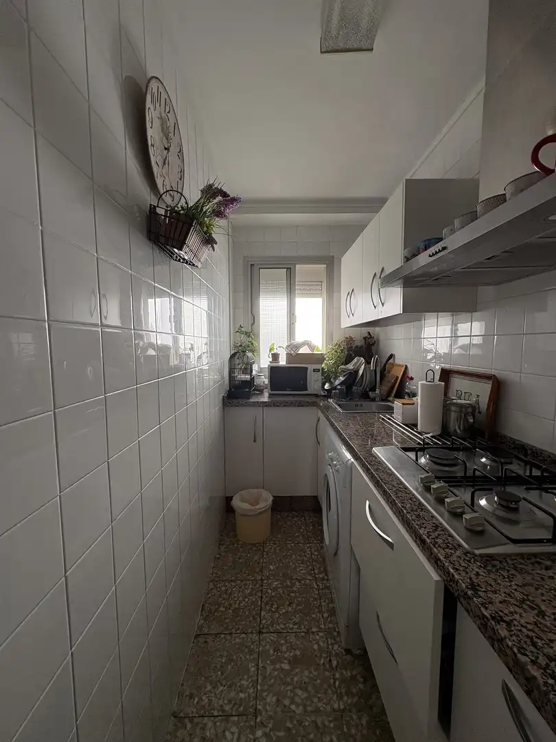 Pis en venda a Calle San Quintín, 20, Barrio Alto Cuina de Pis en venda en San Juan de Aznalfarache amb Aire condicionat, Moblat i Balcó