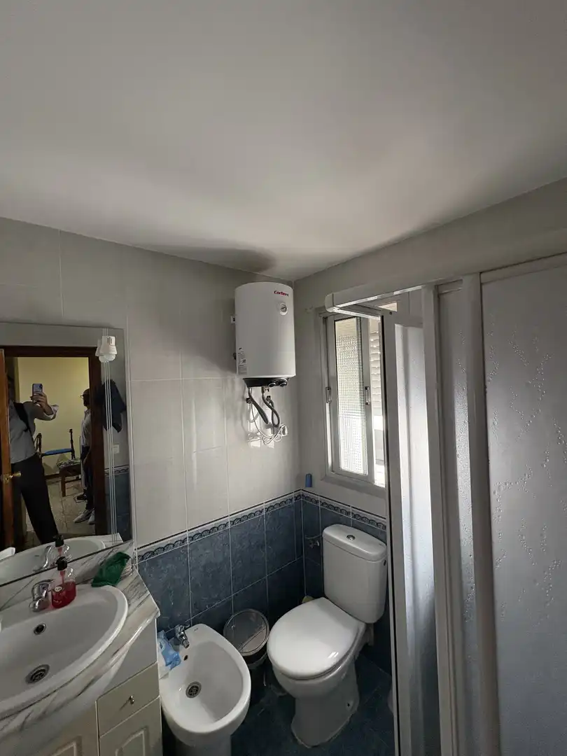 Pis en venda a Calle San Quintín, 20, Barrio Alto Bany de Pis en venda en San Juan de Aznalfarache amb Aire condicionat, Moblat i Balcó