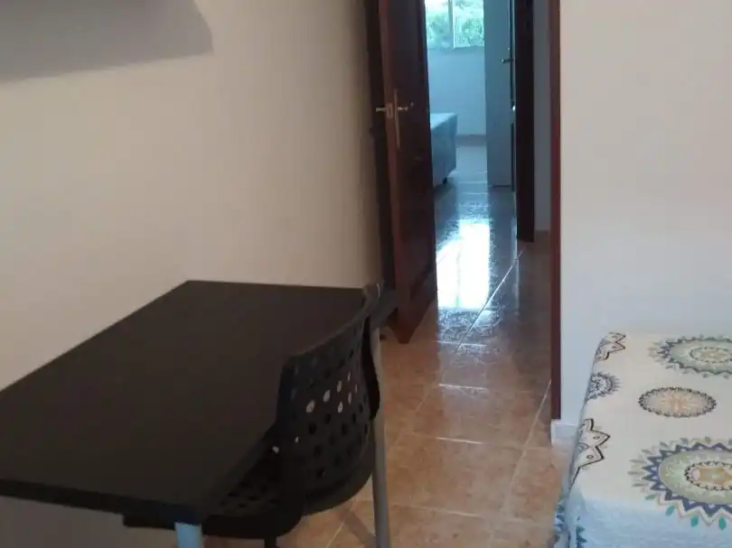 Piso de alquiler en Calle Beatriz de Suabia, 158, Barrio del Nervión Habitación de Piso de alquiler en Sevilla con Aire acondicionado, Terraza y Amueblado