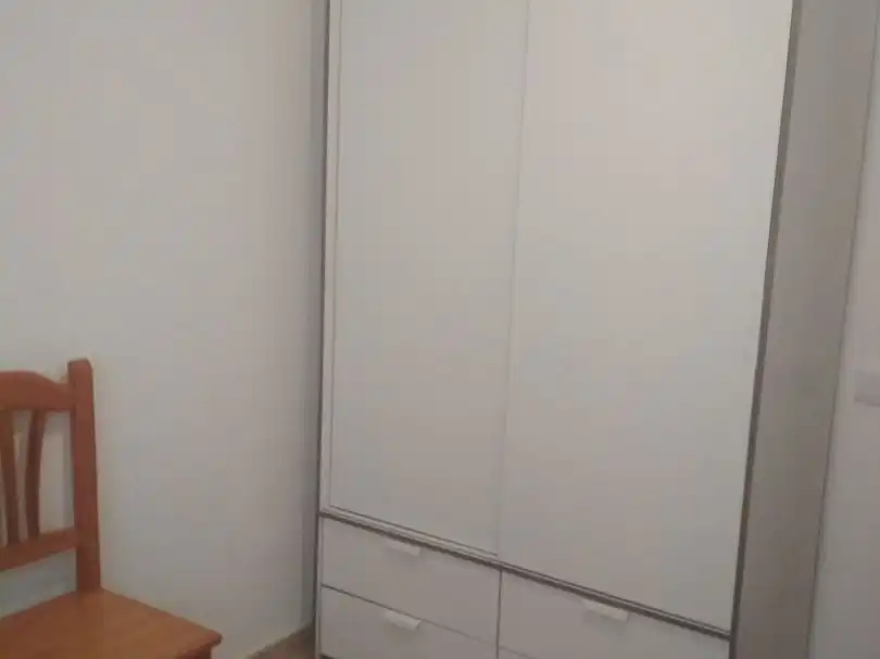 Piso de alquiler en Calle Beatriz de Suabia, 158, Barrio del Nervión Habitación de Piso de alquiler en Sevilla con Aire acondicionado, Terraza y Amueblado