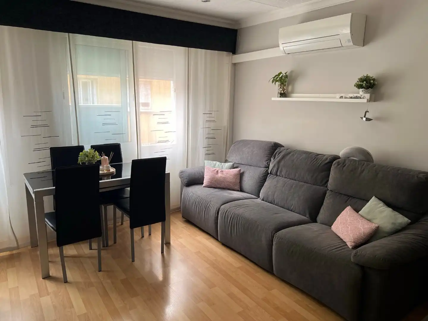 Piso en venta en Carrer del Doctor Reig, 30, Centre Sala de estar de Piso en venta en Viladecans con Aire acondicionado