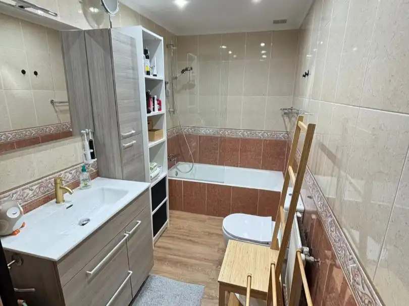 Maisonette zum Verkauf in Maria Juncal Labandibar Kalea, 48, Irun Badezimmer von Maisonette zum Verkauf in Irun mit Terrasse und Balkon