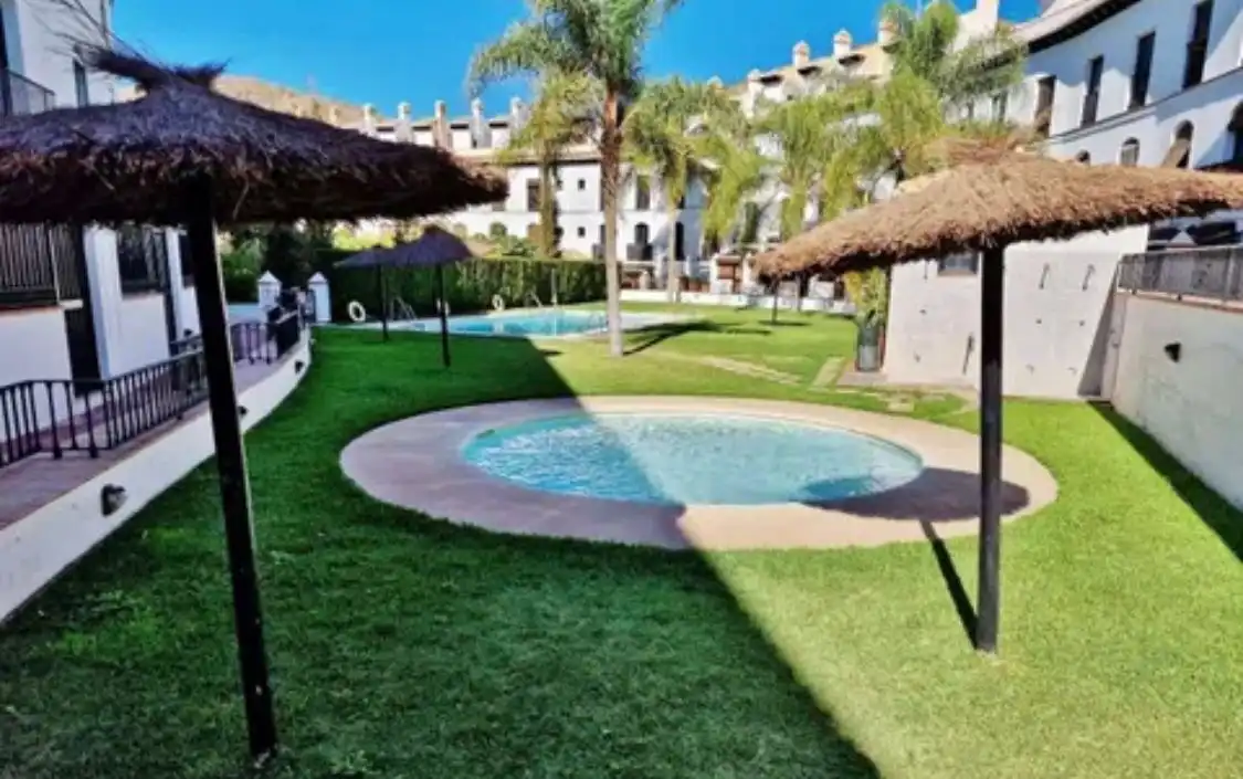 Piso de alquiler en Calle San Francisco, Vélez de Benaudalla Vista exterior de Piso de alquiler en Vélez de Benaudalla con Aire acondicionado, Jardín privado y Terraza