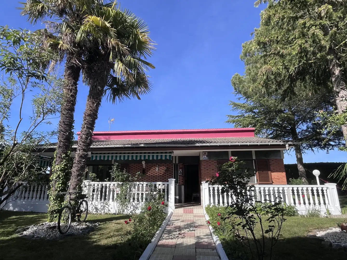 Casa o chalet en venta en Calle Llanos, 23, Mansilla de las Mulas Vista exterior de Casa o chalet en venta en Mansilla de las Mulas con Calefacción, Jardín privado y Terraza