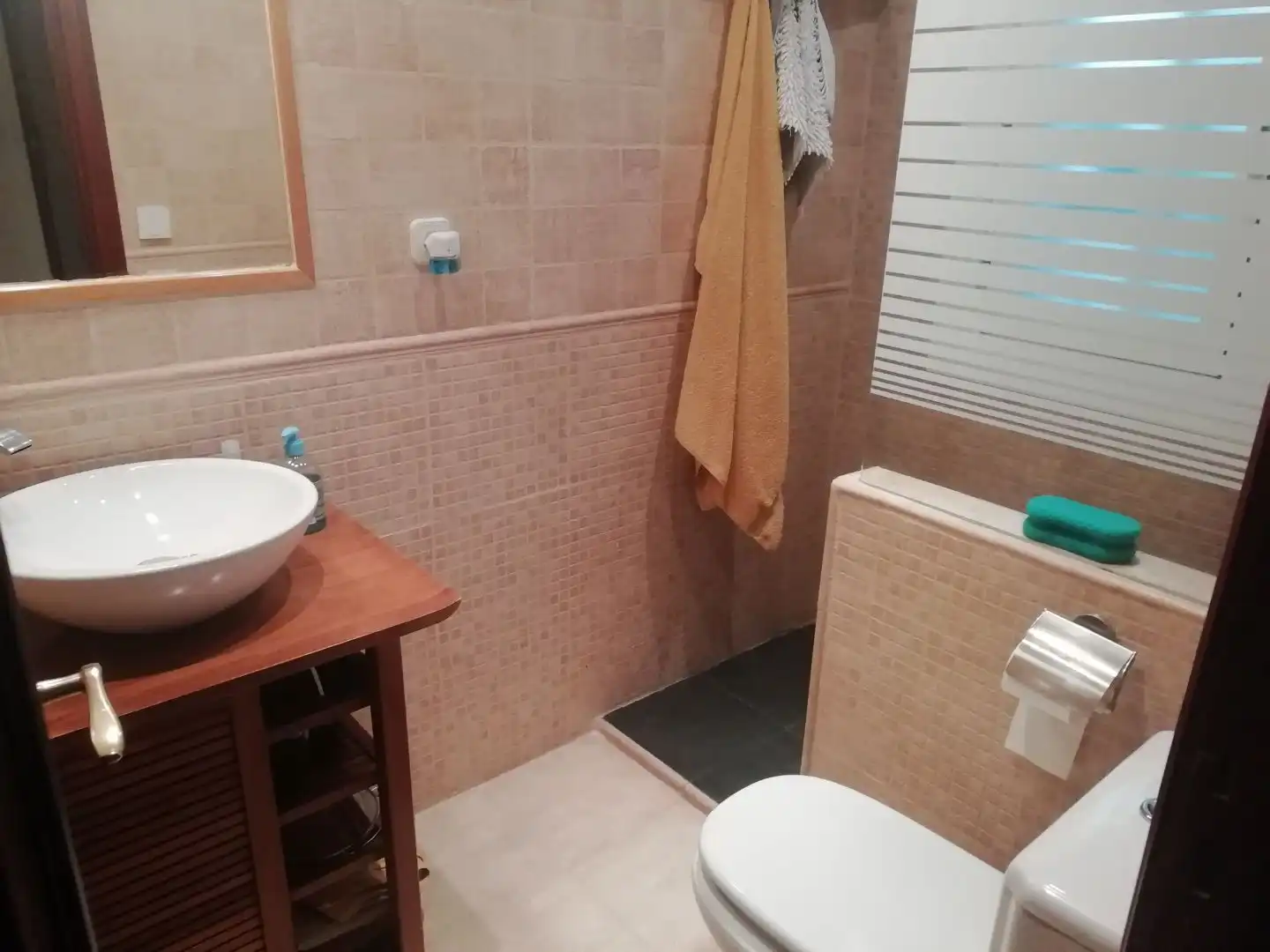 Room in Calle Virgen del Río, 10, Rochapea Room in Calle Virgen del Río, 10, Rochapea