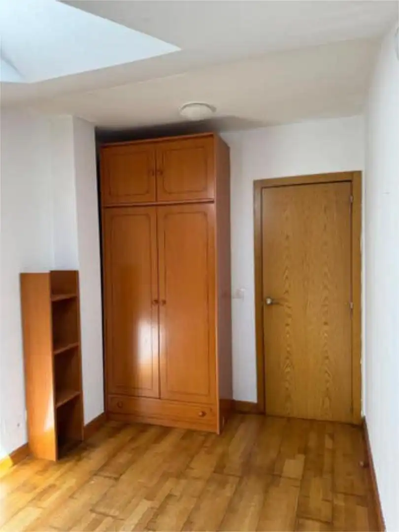 Ático de alquiler en Villafría - La Ventilla - Castañares Habitación de Ático de alquiler en Burgos con Calefacción y Amueblado