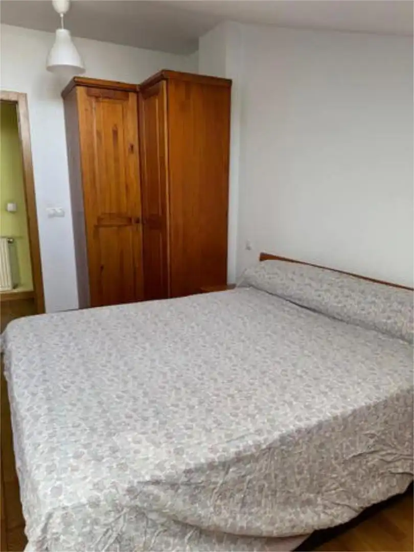 Ático de alquiler en Villafría - La Ventilla - Castañares Habitación de Ático de alquiler en Burgos con Calefacción y Amueblado