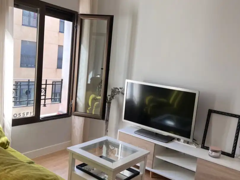 Flat for rent in Calle de Andalucía, 9, Adelfas Living room of Flat for rent in Madrid with Air Conditioner, Heating and Furnished