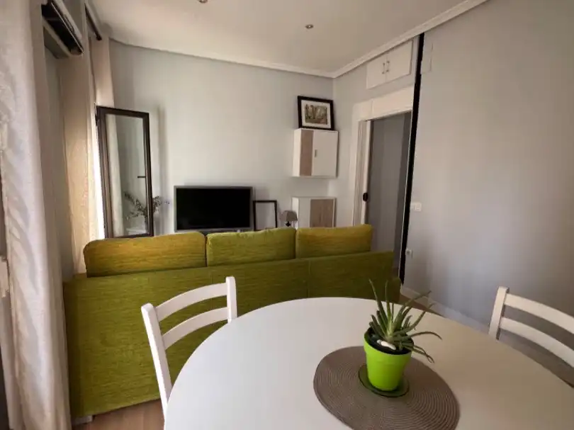 Flat for rent in Calle de Andalucía, 9, Adelfas Living room of Flat for rent in Madrid with Air Conditioner, Heating and Furnished