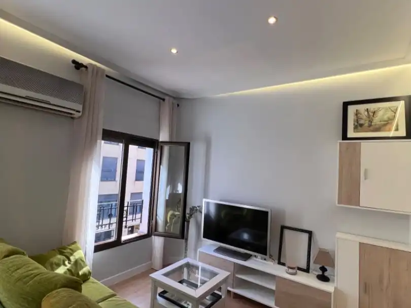Flat for rent in Calle de Andalucía, 9, Adelfas Living room of Flat for rent in Madrid with Air Conditioner, Heating and Furnished