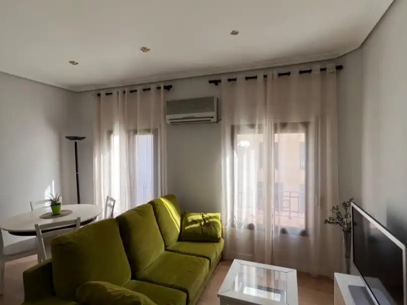 Flat for rent in Calle de Andalucía, 9, Adelfas Living room of Flat for rent in Madrid with Air Conditioner, Heating and Furnished