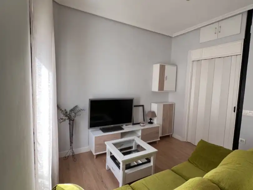 Flat for rent in Calle de Andalucía, 9, Adelfas Living room of Flat for rent in Madrid with Air Conditioner, Heating and Furnished