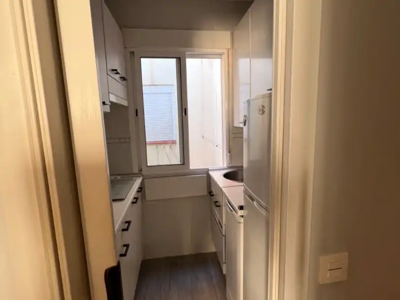 Flat for rent in Calle de Andalucía, 9, Adelfas Kitchen of Flat for rent in Madrid with Air Conditioner, Heating and Furnished