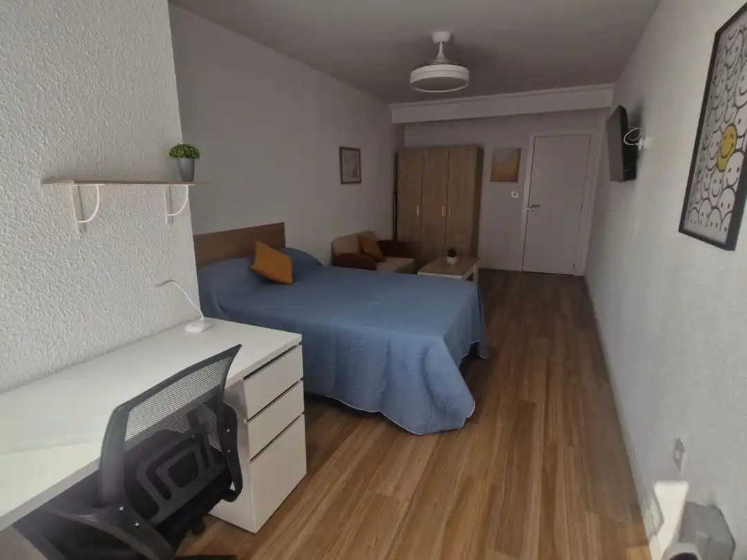 Piso en venta en Calle Hermanos Quintero, 5, Carretas - Pajarita Habitación de Piso en venta en Albacete Capital con Terraza