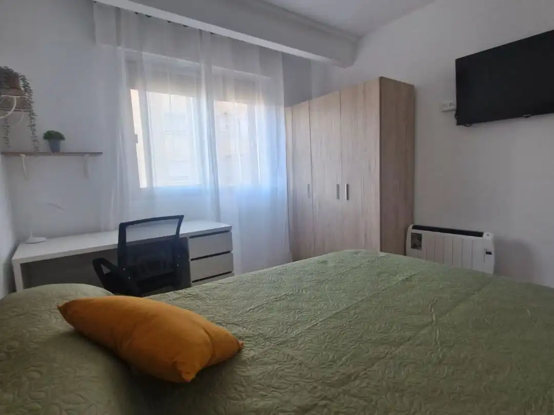 Piso en venta en Calle Hermanos Quintero, 5, Carretas - Pajarita Habitación de Piso en venta en Albacete Capital con Terraza