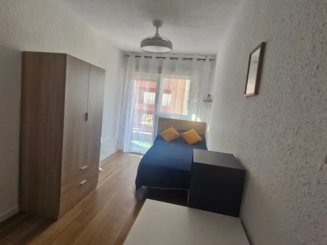 Piso en venta en Calle Hermanos Quintero, 5, Carretas - Pajarita Habitación de Piso en venta en Albacete Capital con Terraza