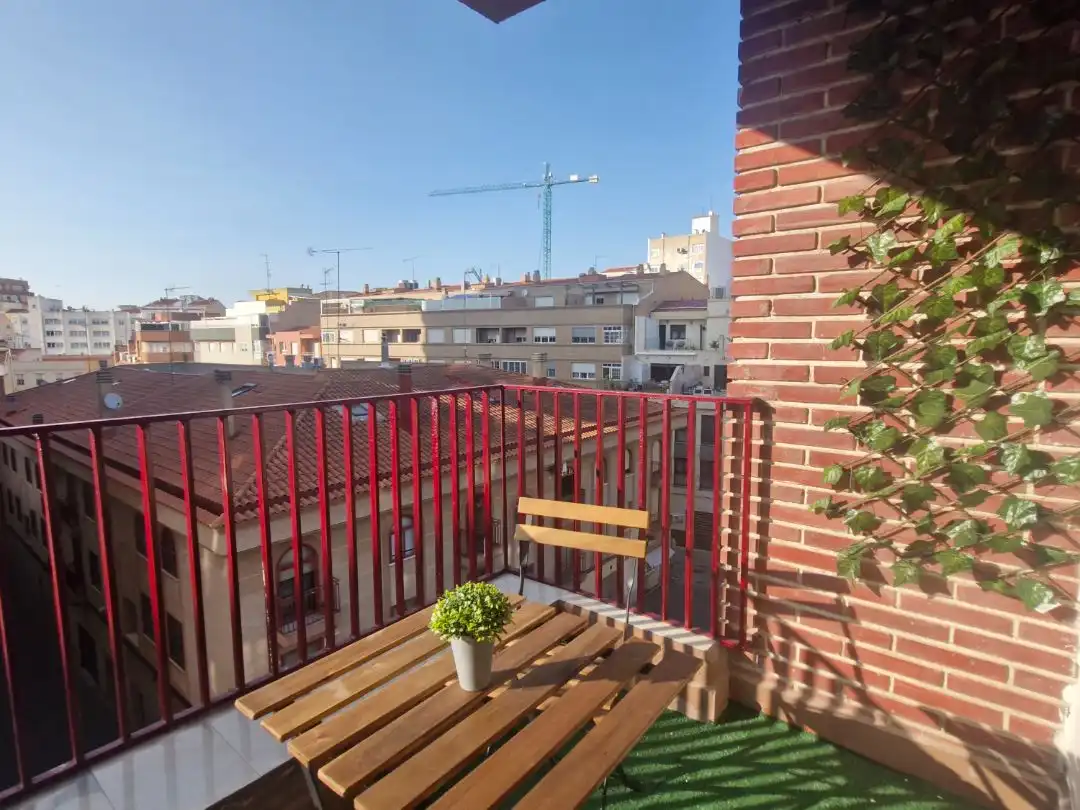Piso en venta en Calle Hermanos Quintero, 5, Carretas - Pajarita Terraza de Piso en venta en Albacete Capital con Terraza