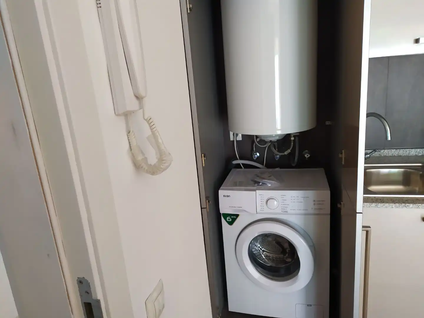 Flat for rent in Carrer dels Flautats, 1, Monistrol de Montserrat Bathroom of Flat for rent in Monistrol de Montserrat with Private garden, Parquet flooring and Furnished