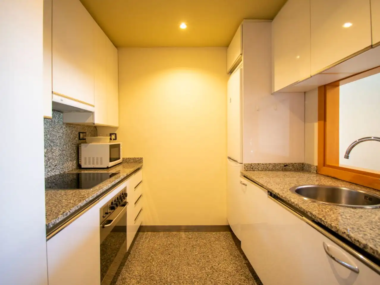 Piso de alquiler en Carrer Saragossa, 1, Castelldefels Cocina de Piso de alquiler en Castelldefels con Aire acondicionado, Piscina y Balcón