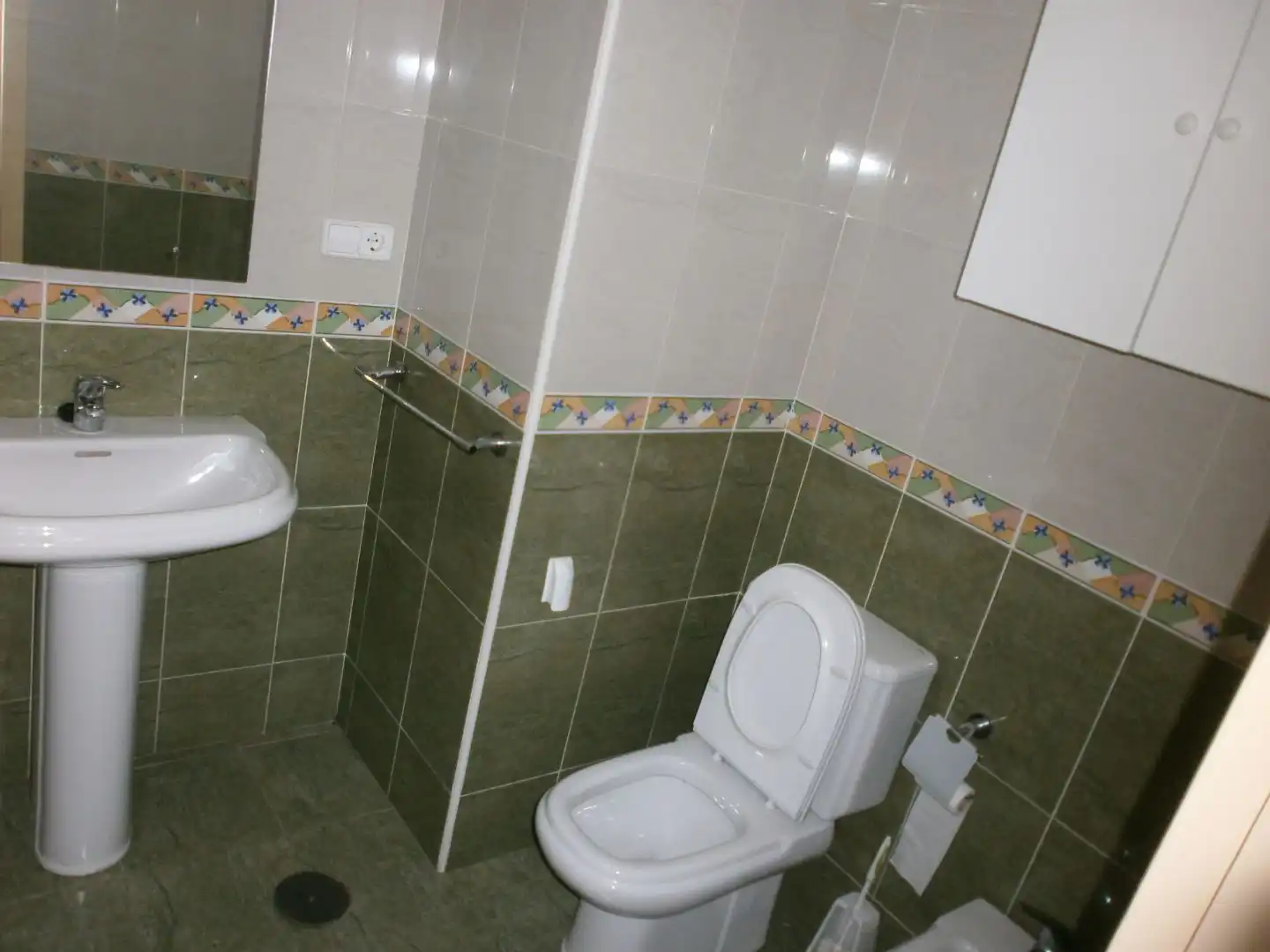 Flat for rent in Carrera del Perú, 70, Nueva Andalucía Bathroom of Flat for rent in Almería with Furnished and Community parking